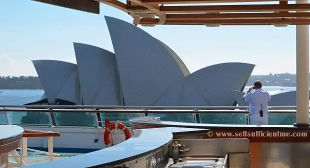 sea princess overlooking the Sydney Opera House 620