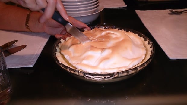 Gluten free lime meringue pie